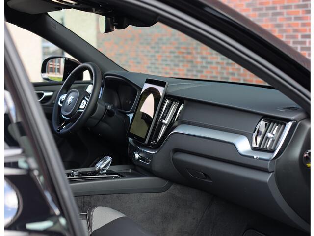Volvo XC60 T6 AWD Ultra Black Edition | Trekhaak - Head Up - Direct leverbaar ZWART 1319193
