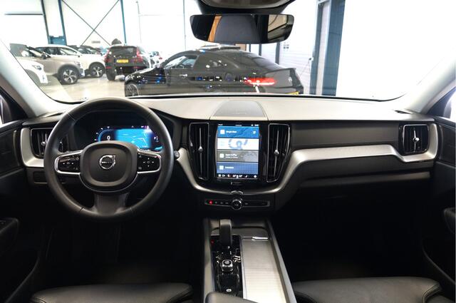 Volvo XC60 2.0 T6 AWD LONG RANGE 293kW/399pk Aut8 Plug-in hybrid Plus Dark PANORAMADAK + HARMAN/KARDON + ADAPT.CRUISE + PILOT ASSIST + CAMERA + STOELVERWARMING V&A + STUURVERWARMING + GOOGLE DASH&SERVICES + LANE ASSIST + PARKSENSOREN + 20" LM-VELGEN!!
