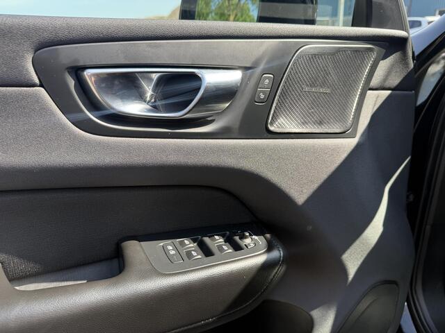 Volvo XC60 2.0 Recharge T6 AWD R-Design H&K l CarPlay l Pano