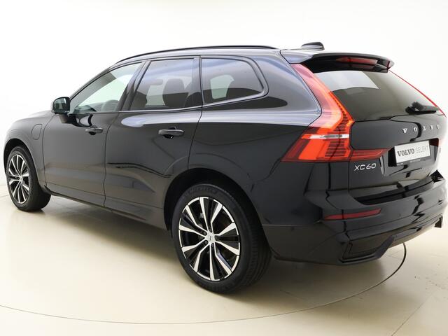 Volvo XC60 T8 455pk AWD Plus Dark / Panorama dak / Stoel/- en stuurverwarming / Camera rondom / Contourstoelen / Trekhaak /