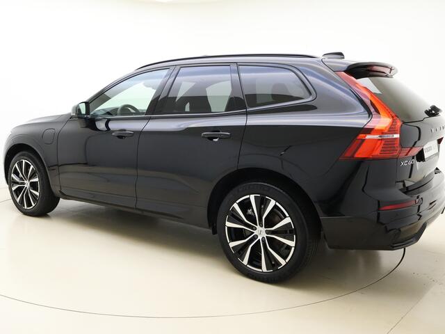 Volvo XC60 T8 455pk AWD Plus Dark / Panorama dak / Stoel/- en stuurverwarming / Camera rondom / Contourstoelen / Trekhaak /