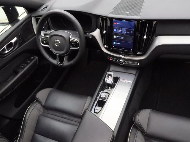 Volvo XC60 T8 455pk AWD Plus Dark / Panorama dak / Stoel/- en stuurverwarming / Camera rondom / Contourstoelen / Trekhaak /