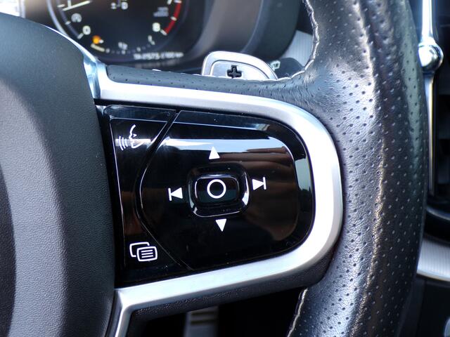 Volvo XC60 2.0 T5 AWD Inscription R-Design, Trekhaak / Carplay + Android Auto / Camera + Sensoren / Stoelverwarming / Adaptive Cruise / 19'' LMV