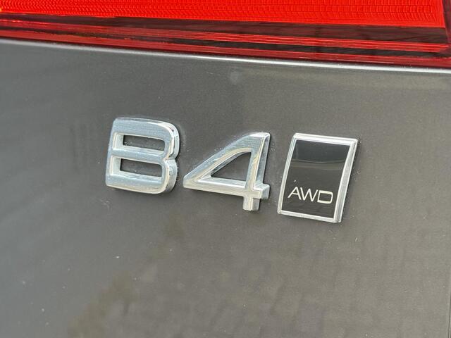 Volvo XC60 B4 D AWD Plus Dark | Google | Trekhaak | 2400KG Trekgewicht | Memory | Sportstoelen | Adaptieve Cruise |