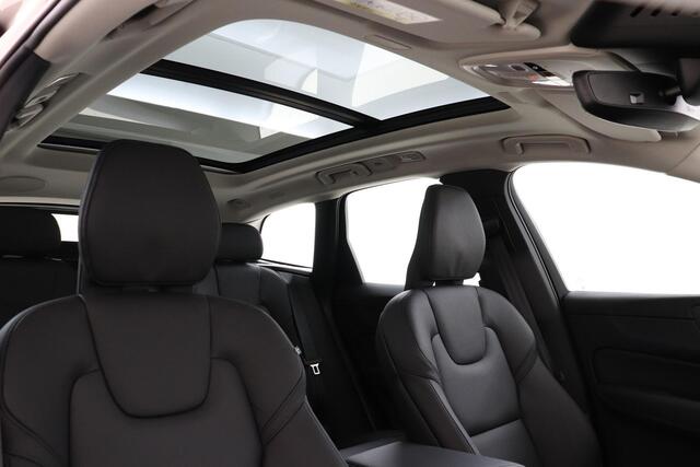 Volvo XC60 T6 PLUG-IN HYBRID AWD ULTRA DARK -PANO.DAK|HEAD-UP DISP.|360°CAM|TREKHAAK|HK-AUDIO