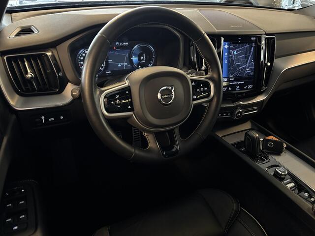 Volvo XC60 T8 Plug-In AWD R-Design / Panoramadak / Leer / Apple Carplay / Dab / HK / BLIS / Adapt cruise / Pilot ass / Stuur- en Stoelverw - Elek Trekhaak -