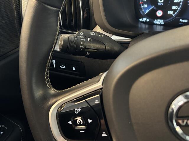 Volvo XC60 T8 Plug-In AWD R-Design / Panoramadak / Leer / Apple Carplay / Dab / HK / BLIS / Adapt cruise / Pilot ass / Stuur- en Stoelverw - Elek Trekhaak -