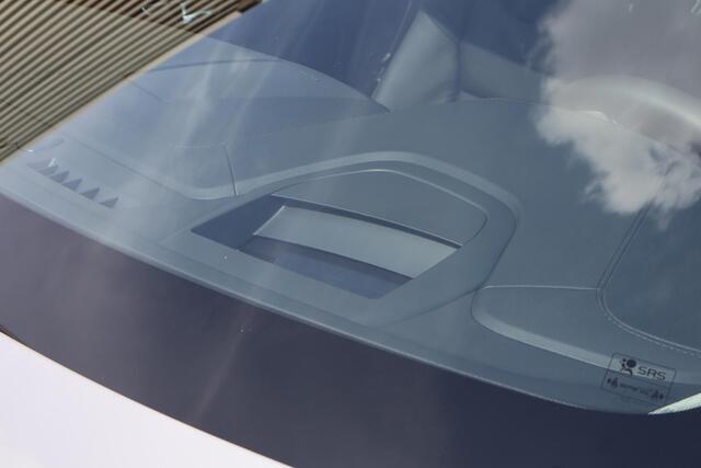 Volvo XC60 T6 Plug-in hybrid AWD Ultra Dark | Trekhaak elektr. | Head-up display | Panoramadak