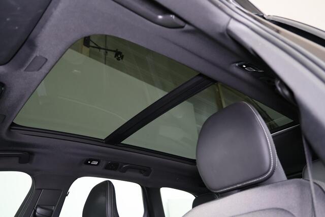 Volvo XC60 T6 Recharge AWD Plus Dark - LONG RANGE - Panorama/schuifdak - IntelliSafe Assist & Surround - 360º Camera - Harman/Kardon audio - Adaptieve LED koplampen - Verwarmde voorstoelen, stuur & achterbank - Parkeersensoren voor & achter - Elektr. bedienb. voorst