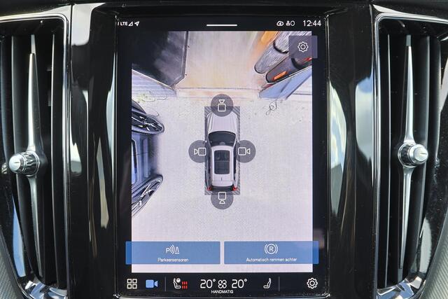 Volvo XC60 T8 Recharge AWD Ultra Black Edition - LONG RANGE - Luchtvering - Panorama/schuifdak - IntelliSafe Assist & Surround - 360º Camera - Adaptieve LED koplampen - Verwarmde voorstoelen, stuur & achterbank - Parkeersensoren voor & achter - Elektr. bedienb. voor