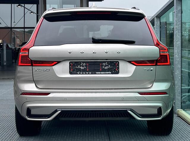 Volvo XC60 2.0 T6 Plug-in hybrid AWD Ultra Dark Hybrid, Automaat, Panoramadak, 21 inch wielen, Trekhaak semi elektrisch wegklapbaar, Extra getinte ramen, Harman Kardon audio, Stoelverwarming, Stuurverwarming