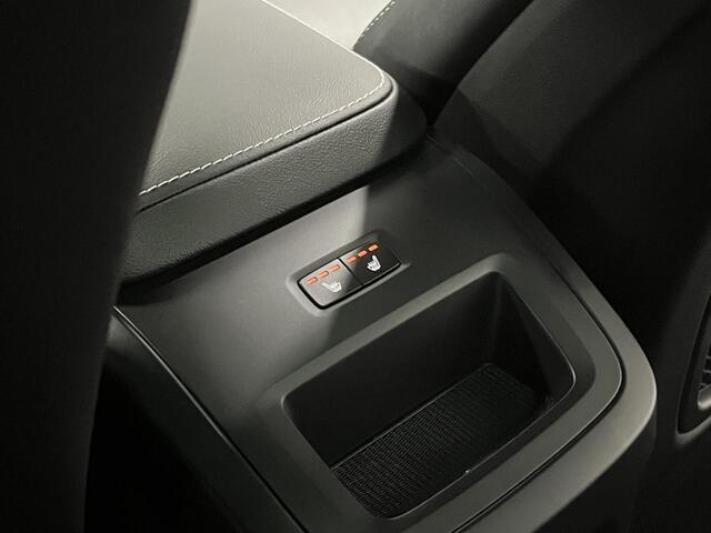 Volvo XC60 2.0 T6 Plug-in hybrid Black Edition | Open dak | Trekhaak | Long range | Adapt. Cruise control | Harman/Kardon |