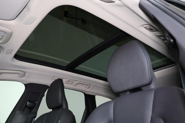 Volvo XC60 T6 Recharge AWD Plus Dark - LONG RANGE - Panorama/schuifdak - IntelliSafe Assist & Surround - 360º Camera - Harman/Kardon audio - Adaptieve LED koplampen - Verwarmde voorstoelen, stuur & achterbank - Parkeersensoren voor & achter - Elektr. bedienb. voorst