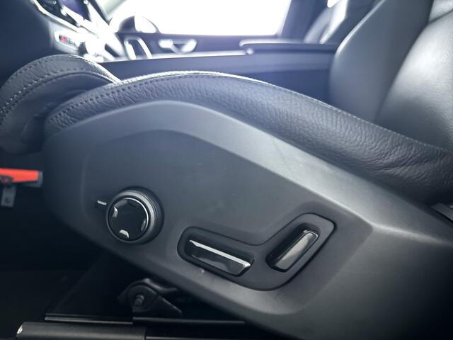 Volvo XC60 T6 Plug-in hybrid AWD Plus Dark | Panoramadak | 360º camera | Stoel- en Stuurverwarming | Trekhaak