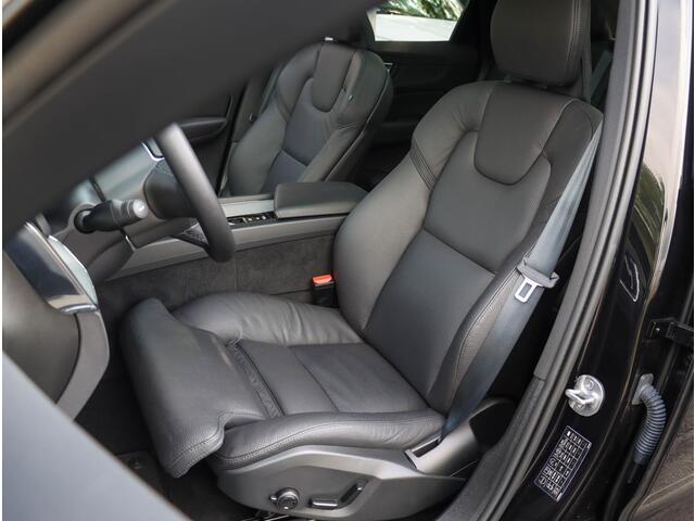 Volvo XC60 T8 Plug-in hybrid AWD Plus Dark 455PK | 360 Cam | 20'' | Winterpakket