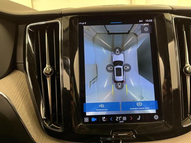 Volvo XC60 2.0 T8 Plug-in hybrid AWD Inscription | Long Range | Google | Trekhaak | Stoel verwarming | Standkachel | Stuur verwarming | Adaptieve cruise controle |