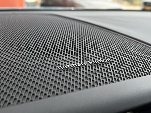 Volvo XC60 2.0 T8 Twin Engine AWD Inscription 392pk | LUCHTVERING | 20'' LMV | STOELVENTILATIE en -VERWARMING