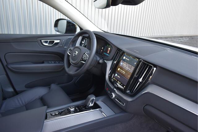 Volvo XC60 2.0 T8 Plug-in hybrid AWD Plus Dark Panorama, Pilot assist, Harman/Kardon, 360", Stuur/stoel verwarming
