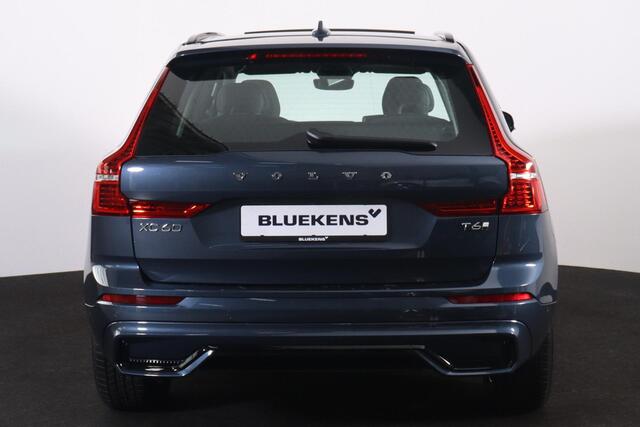 Volvo XC60 T6 Recharge AWD Plus Dark - Panorama/schuifdak - IntelliSafe Assist & Surround - 360º Camera - Verwarmde voorstoelen, stuur & achterbank - Parkeersensoren voor & achter - Elektr. bedienb. voorstoelen met geheugen - Draadloze tel. lader - Elektr. inklapbar