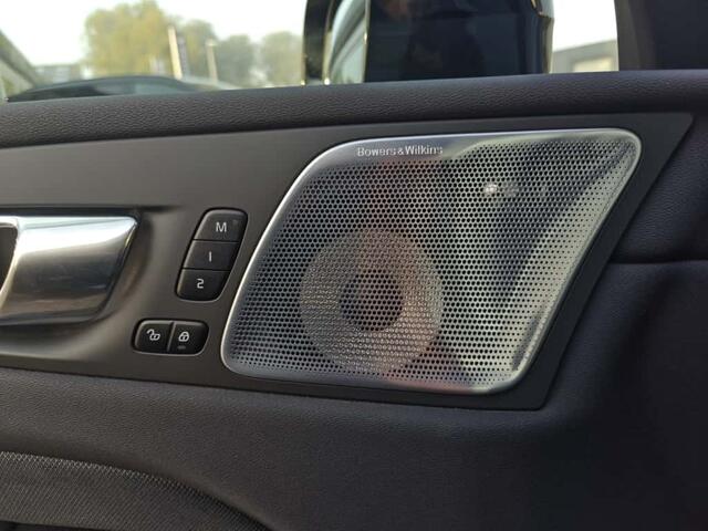 Volvo XC60 T6 Plug-in hybrid AWD R-Design | Rijklaarprijs | Trekhaak | Bowers Wilkins | Long Range |