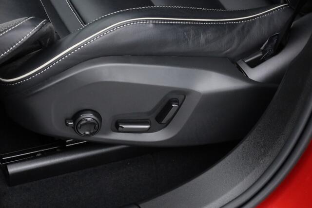 Volvo XC60 T8 Recharge R-Design | Pano | HUD | 360cam | H&K | Elek. Trekhaak | Memory seats | 21''