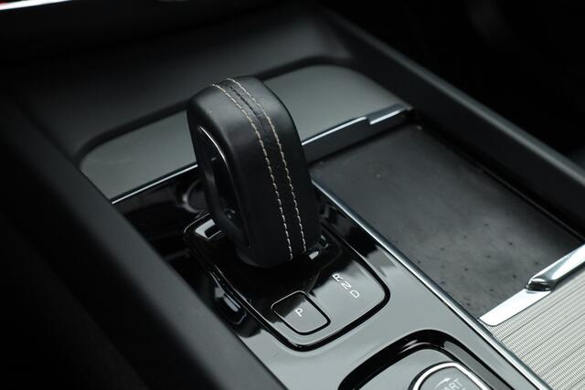 Volvo XC60 T8 Recharge R-Design | Pano | HUD | 360cam | H&K | Elek. Trekhaak | Memory seats | 21''