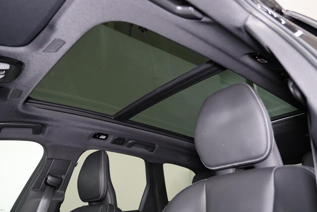 Volvo XC60 T6 Recharge AWD Ultra Black Edition - LONG RANGE - Luchtvering - Panorama/schuifdak - IntelliSafe Assist & Surround - 360º Camera - Adaptieve LED koplampen - Verwarmde voorstoelen, stuur & achterbank - Parkeersensoren voor & achter - Elektr. bedienb. voor