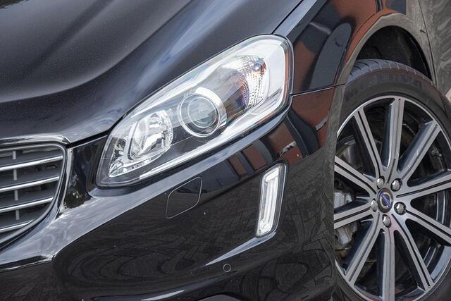 Volvo XC60 2.4 D4 R-DESIGN / TREKHAAK / PANO