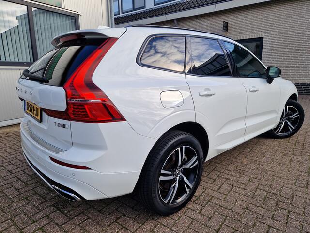 Volvo XC60 2.0 T8 Twin Engine AWD R-Design PANO | Luchtvering | Harman Kardon