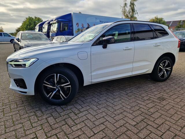Volvo XC60 2.0 T8 Twin Engine AWD R-Design PANO | Luchtvering | Harman Kardon