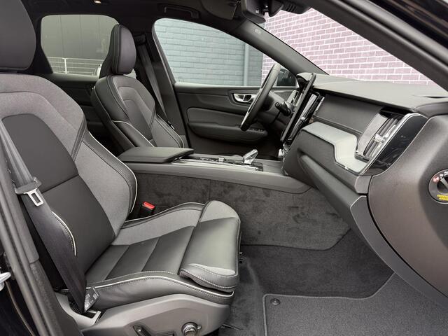 Volvo XC60 2.0 T6 Plug-in hybrid AWD Ultra Black Edition | Nieuw | Facelift! | Trekhaak | Luchtvering | 22'' Wielen | Gelaagd Glas | 360º Camera | VOL