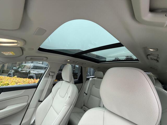 Volvo XC60 2.0 T6 Plug-in hybrid AWD Ultimate Bright 21inch/360Camera/Panodalk/Leder/Headup etc