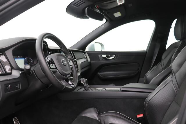 Volvo XC60 T5 R-Design | ACC | Stoelverwarming | 19 Inch | Keyless | Trekhaak