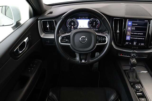 Volvo XC60 T4 AUT. R-DESIGN -PANO.DAK|KEYLESS|TREKHAAK|PDC|VERW.VOORSTOELEN|BLIS