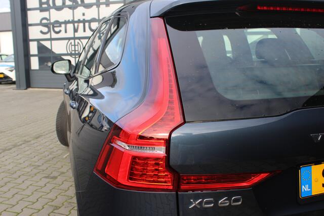 Volvo XC60 B5 Plus Dark | Incl. 12 maanden garantie | Trekhaak | Cruise Control | Verwarmde stoelen | Verwarmd stuurwiel | Apple Carplay/Android Auto | Elektrisch verstelbare voorstoelen | Elektrisch bedienbare achterklep | Lichtmetalen velgen | Bluetooth | DAB