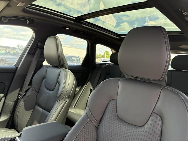 Volvo XC60 2.0 T6 Plug-in hybrid AWD Ultra Black Edition | Luchtvering | Bowers en Wilkins audio | Geventileerde nappa lederen stoelen | Extra getint glas