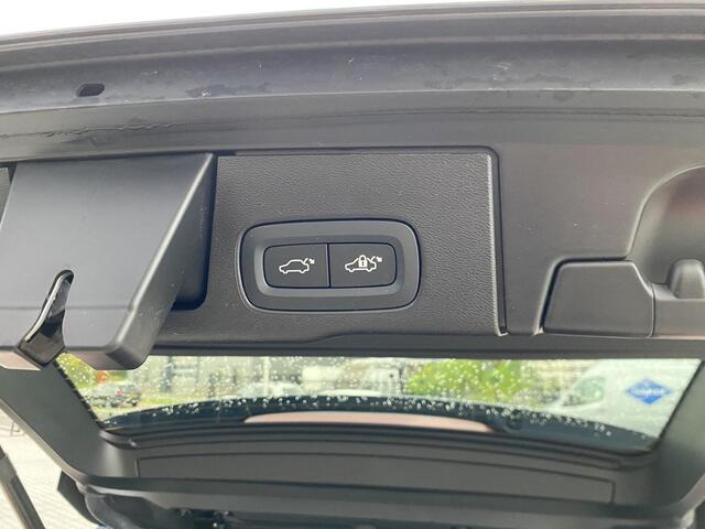 Volvo XC60 2.0 T6 Plug-in hybrid AWD Plus Dark 360|ACC|H&K|trekhaak