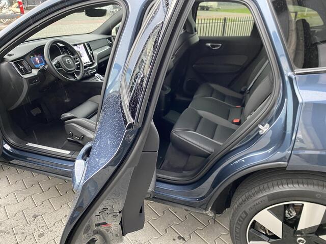 Volvo XC60 2.0 T6 Plug-in hybrid AWD Plus Dark 360|ACC|H&K|trekhaak