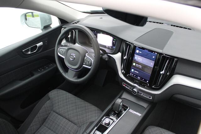 Volvo XC60 2.0 Recharge T6 AWD Core Bright - Pano - Elek. Trekhaak - 360 Camera - Navi - Winterpakket - Rijklaar