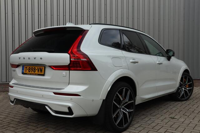 Volvo XC60 2.0 T8 Plug-in-hybrid AWD Polestar Engineered | 360-camera | Verstelbare schokdemping | Schuif/kanteldak | 22" velgen | BTW | Trekhaak | Harman Kardon |