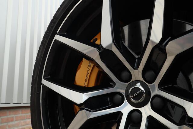 Volvo XC60 2.0 T8 Plug-in-hybrid AWD Polestar Engineered | 360-camera | Verstelbare schokdemping | Schuif/kanteldak | 22" velgen | BTW | Trekhaak | Harman Kardon |