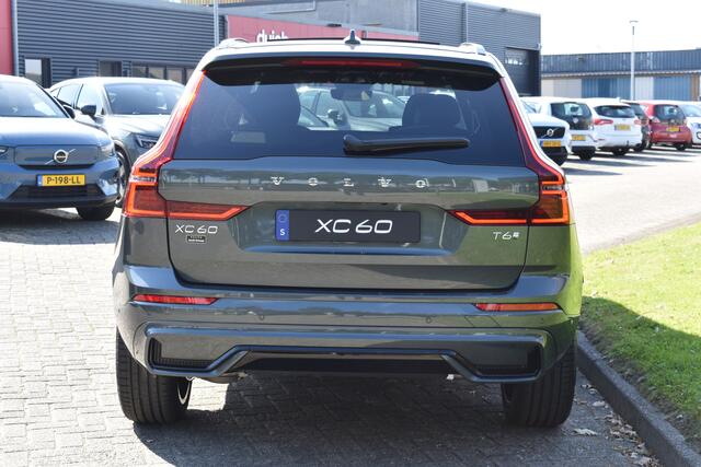 Volvo XC60 T6 350PK Plug-in hybrid AWD Ultra Dark Nieuw | Luchtvering | 21"LMV | 360 camera | Panodak | HUD | H&K