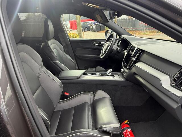 Volvo XC60 2.0 T6 Plug-in hybrid AWD Ultimate Dark Luchtvering/Trekhaak/Headup/20inch etc.