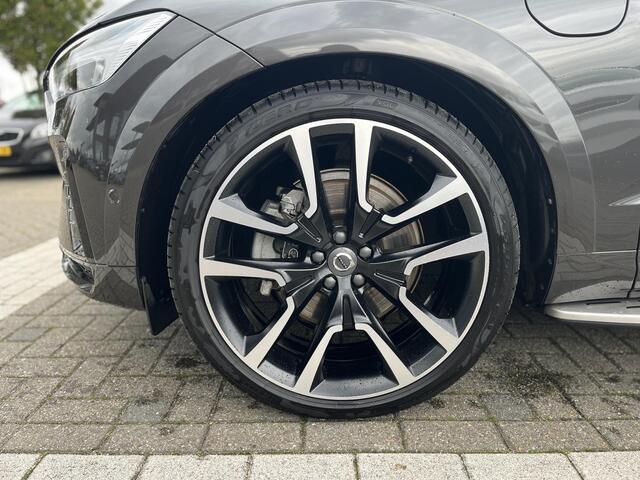 Volvo XC60 T8 Plug-in hybrid AWD Ultimate Dark