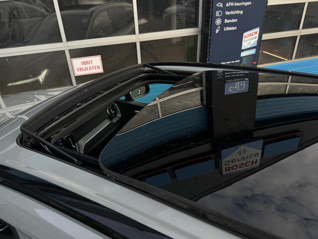 Volvo XC60 2.0 T8 Plug-in hybrid AWD Plus Dark GRATIS Afleverpakket! | Panoramadak | Memory | Adaptive Cruise | Harmon \ Kardon |