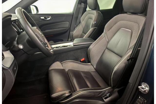 Volvo XC60 2.0 B5 MHEV 195kW/265pk Aut8 Ultimate Dark PANORAMADAK + HARMAN/KARDON + PILOT ASSIST + HEAD-UP DISPLAY + ADAPT.CRUISE + STANDKACHEL + STOELVERWARMING V&A + BLIS + LANE ASSIST + STUURVERWARMING + ON-CALL + EL.TREKHAAK + PARKSENSOREN + 21" LM-VELGEN!!