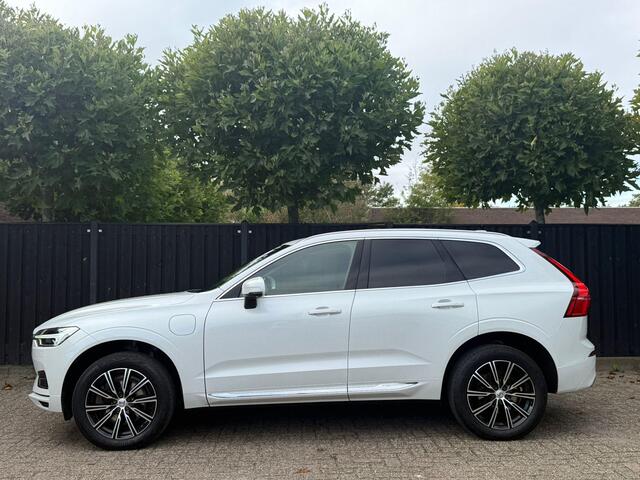 Volvo XC60 2.0 T8 Twin Engine AWD Inscription B&W luchtvering