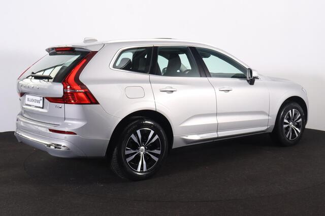 Volvo XC60 T6 Recharge AWD Core Bright - LONG RANGE - Panorama/schuifdak - IntelliSafe Assist & Surround - Parkeercamera achter - Verwarmde voorstoelen, stuur & achterbank - Parkeersensoren voor & achter - Draadloze tel. lader - High Performance audio - 18' LMV