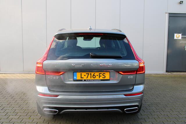 Volvo XC60 B5 265 pk Automaat R-Design | 360º Camera | Trekhaak | BLIS