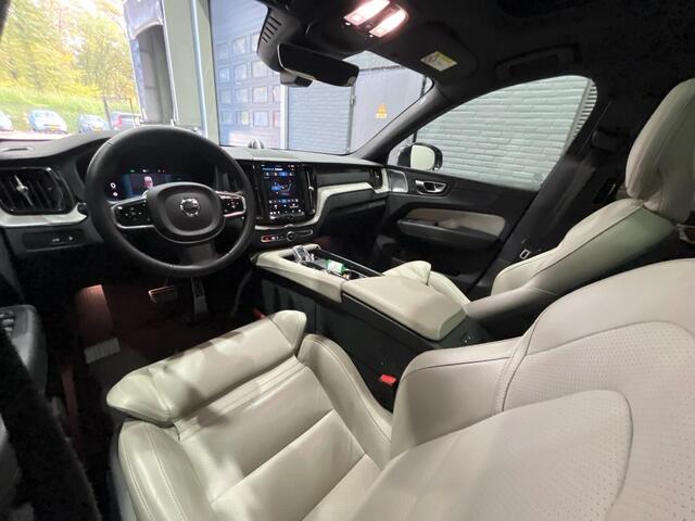 Volvo XC60 T8 Plug-in hybrid Ultimate Dark | Luchtvering | Bowers&Wilkins | Head-Up | ACC | Panoramadak | Trekhaak